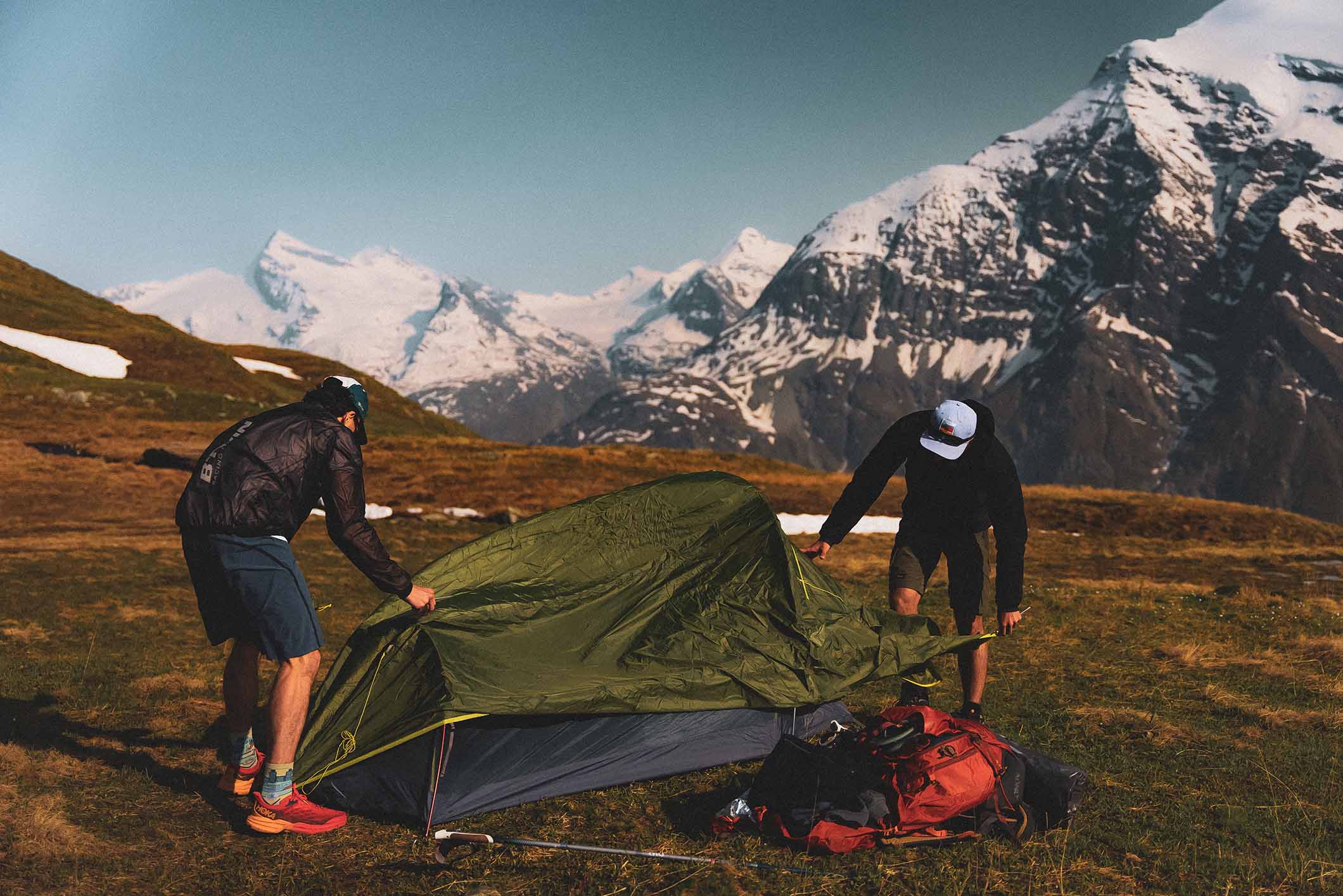 Bivouac en montagne dans les Alpes