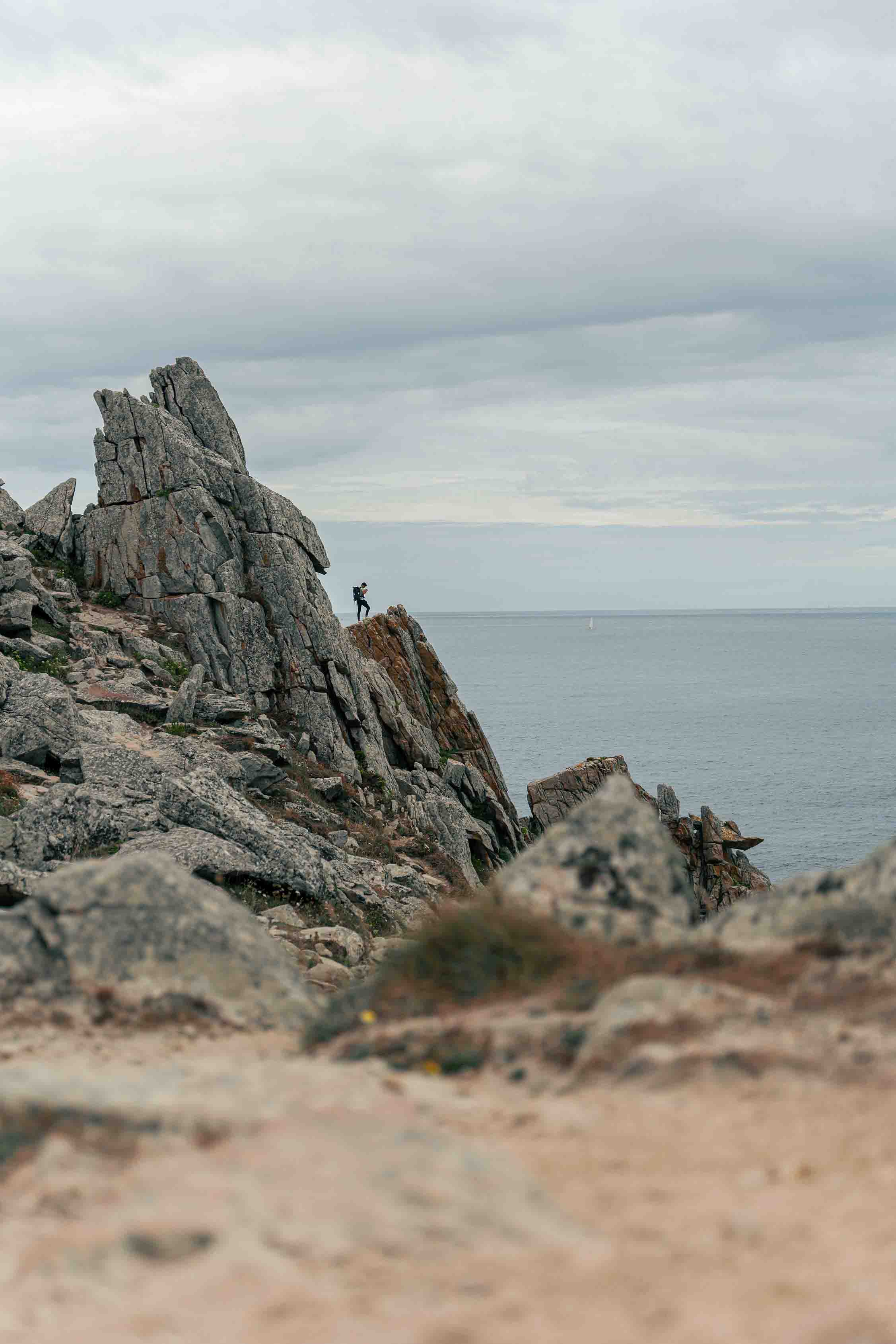 Paysage rocheux de la pointe du Raz en Bretagne
